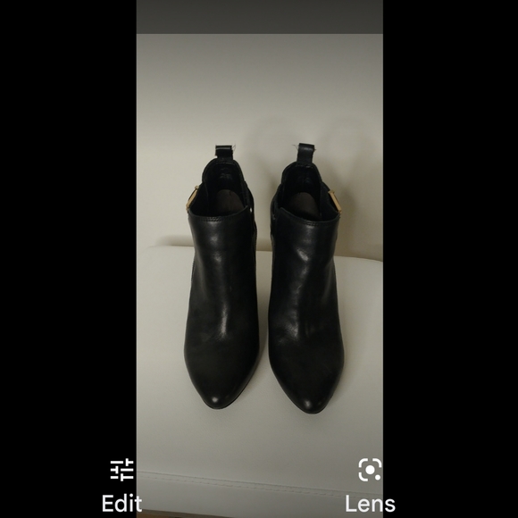 Guess woman's ankle boots size 7 - Picture 3 of 4